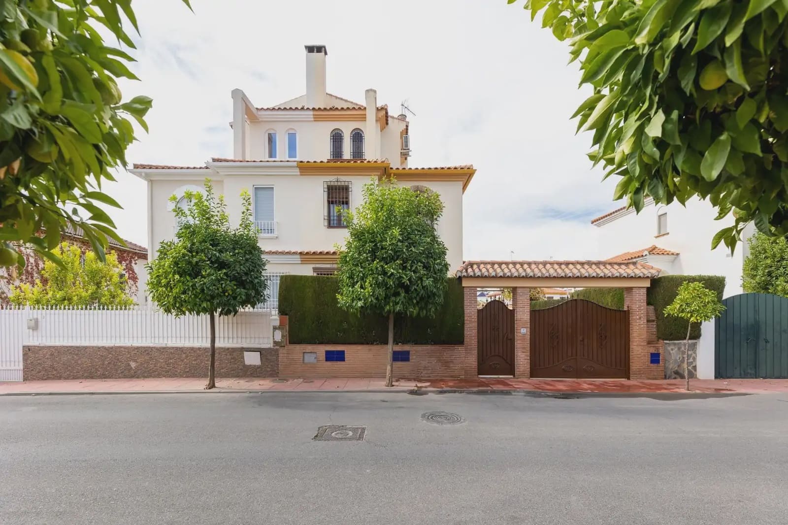 Casa en Peligros en venta con piscina garaje - 395.000 € (Ref: 9837287)