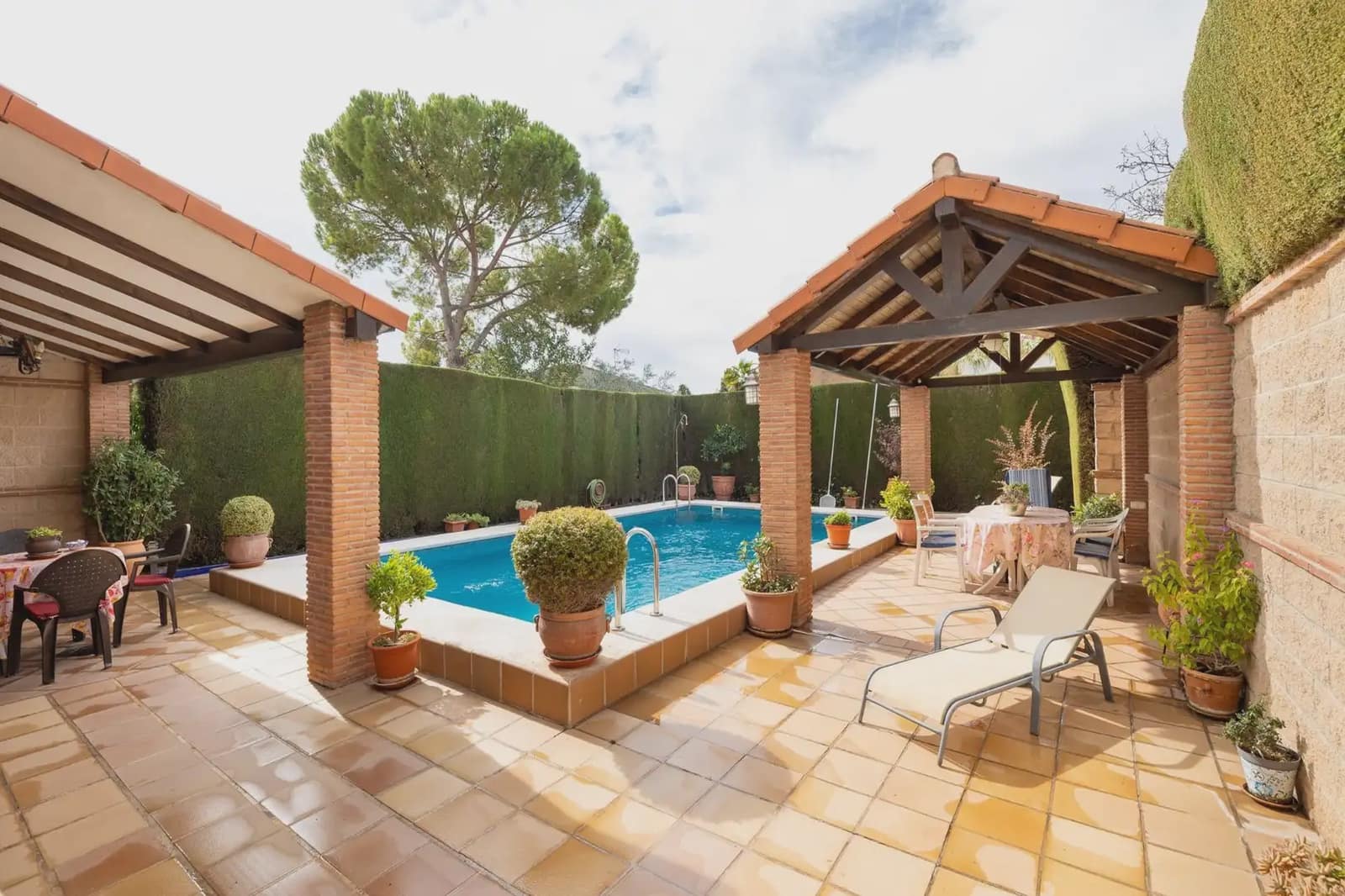 Casa en Peligros en venta con piscina garaje - 395.000 € (Ref: 9837287)