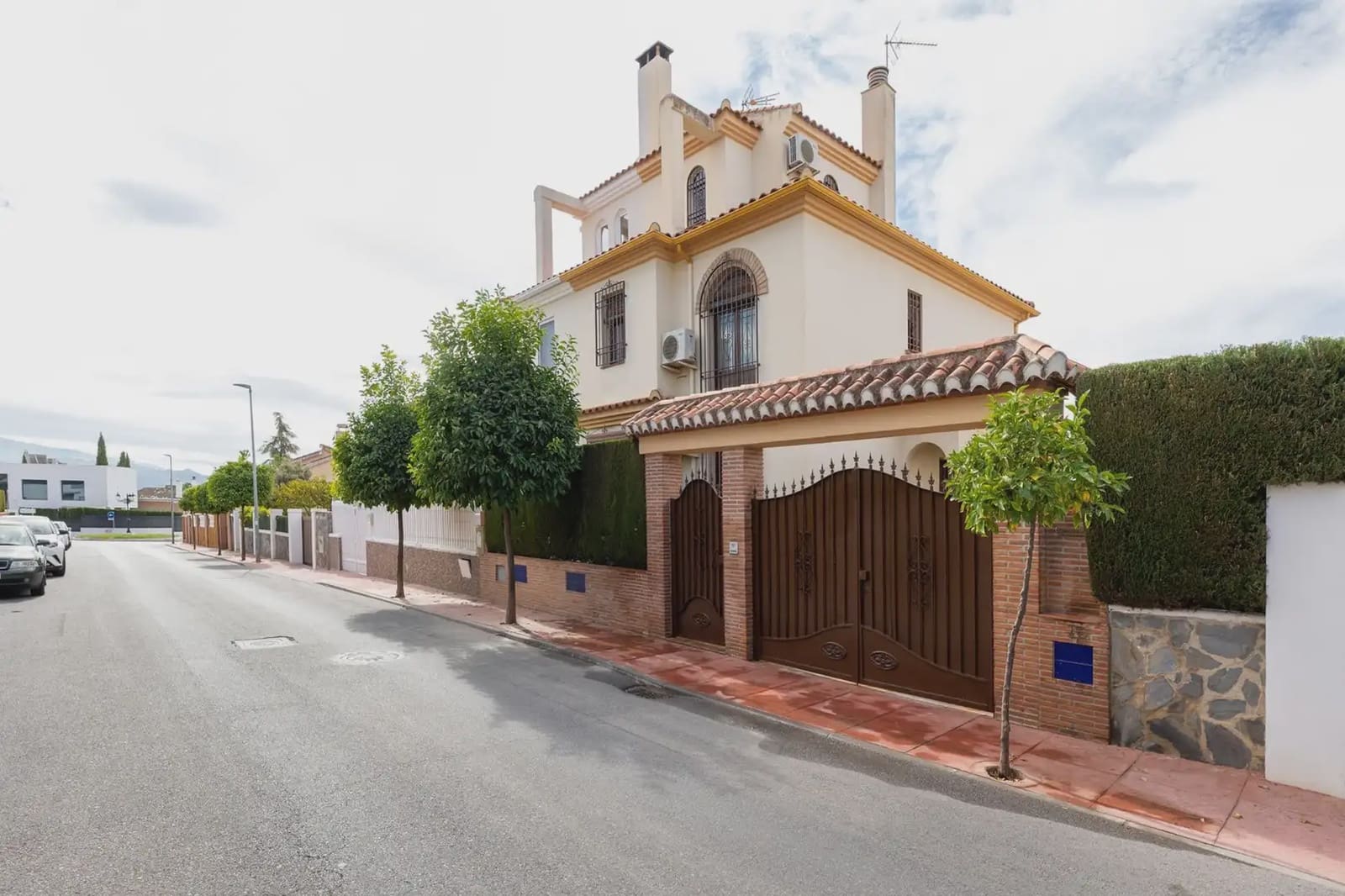 Casa en Peligros en venta con piscina garaje - 395.000 € (Ref: 9837287)