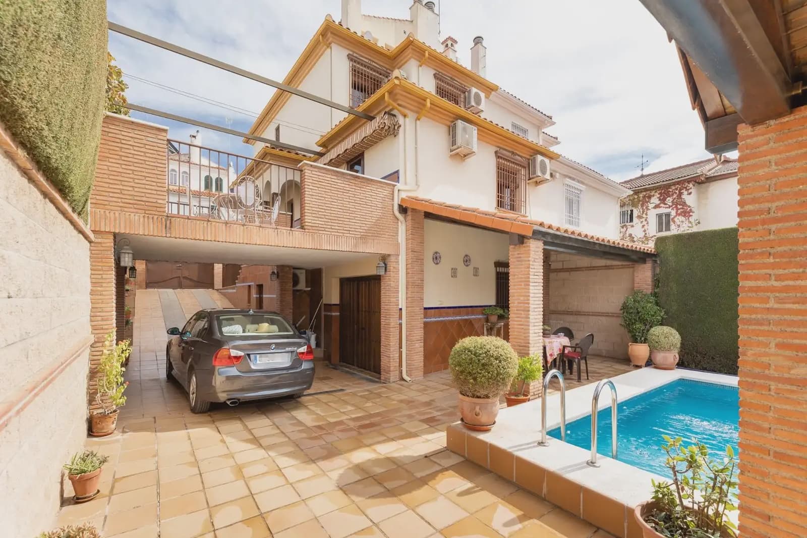 Casa en Peligros en venta con piscina garaje - 395.000 € (Ref: 9837287)