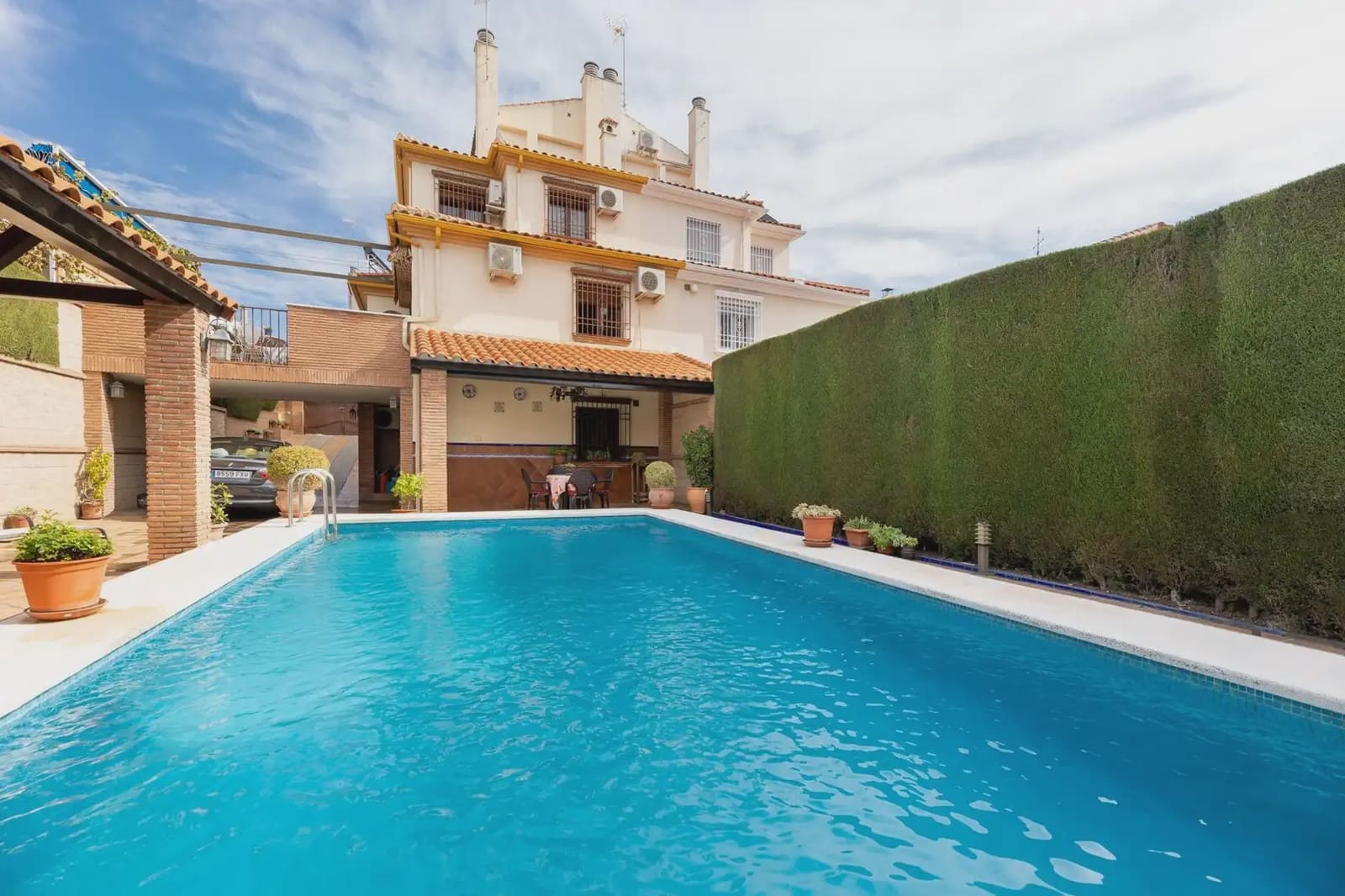 Casa en Peligros en venta con piscina garaje - 395.000 € (Ref: 9837287)