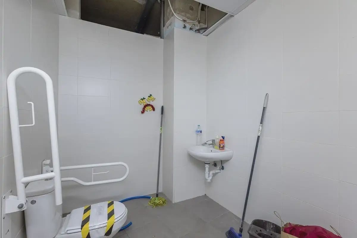 Erhverv til salg i Granada by - € 975.000 (Ref: 9837289)