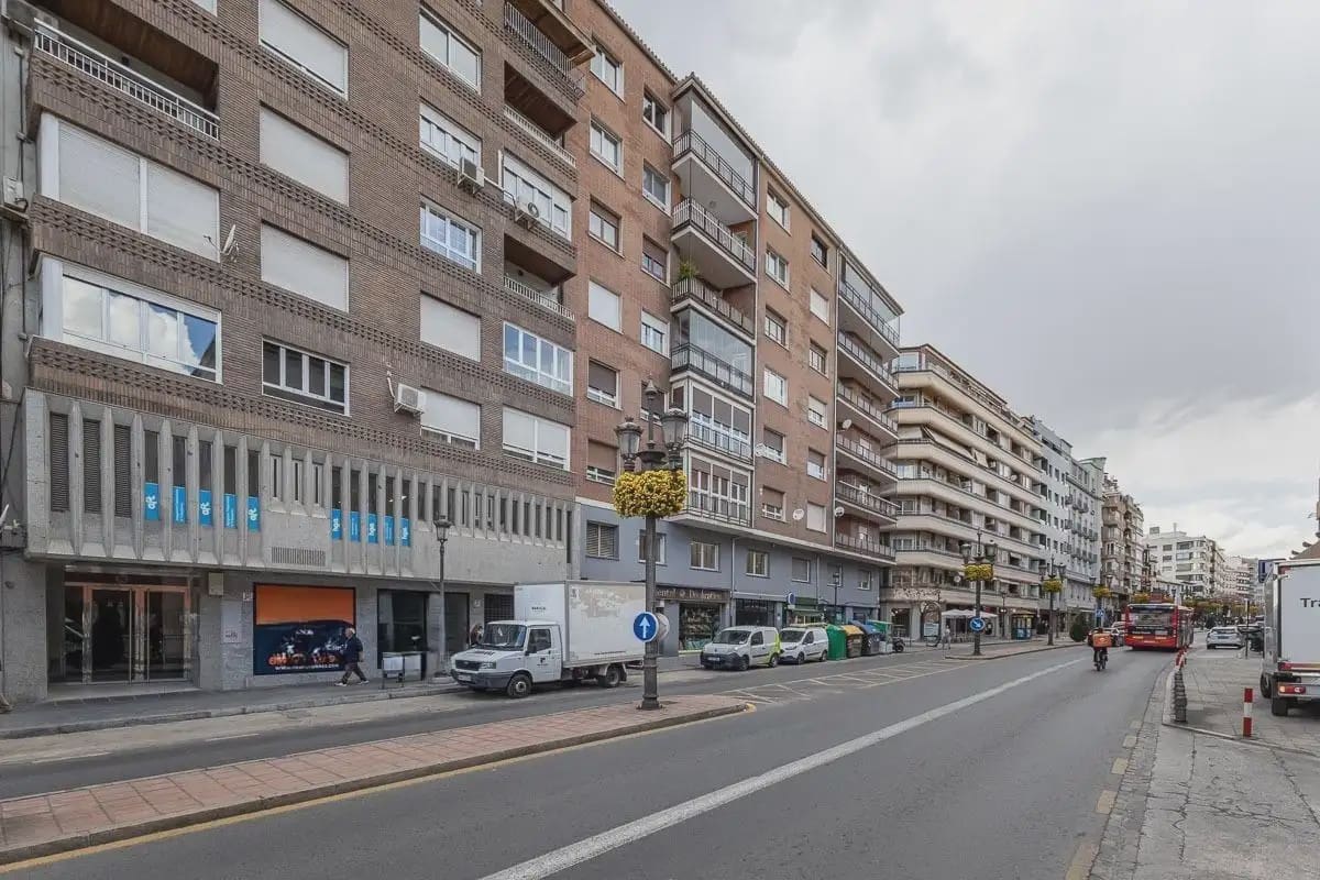 Erhverv til salg i Granada by - € 975.000 (Ref: 9837289)