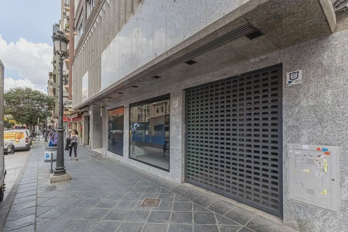 Erhverv til salg i Granada by - € 975.000 (Ref: 9837289)