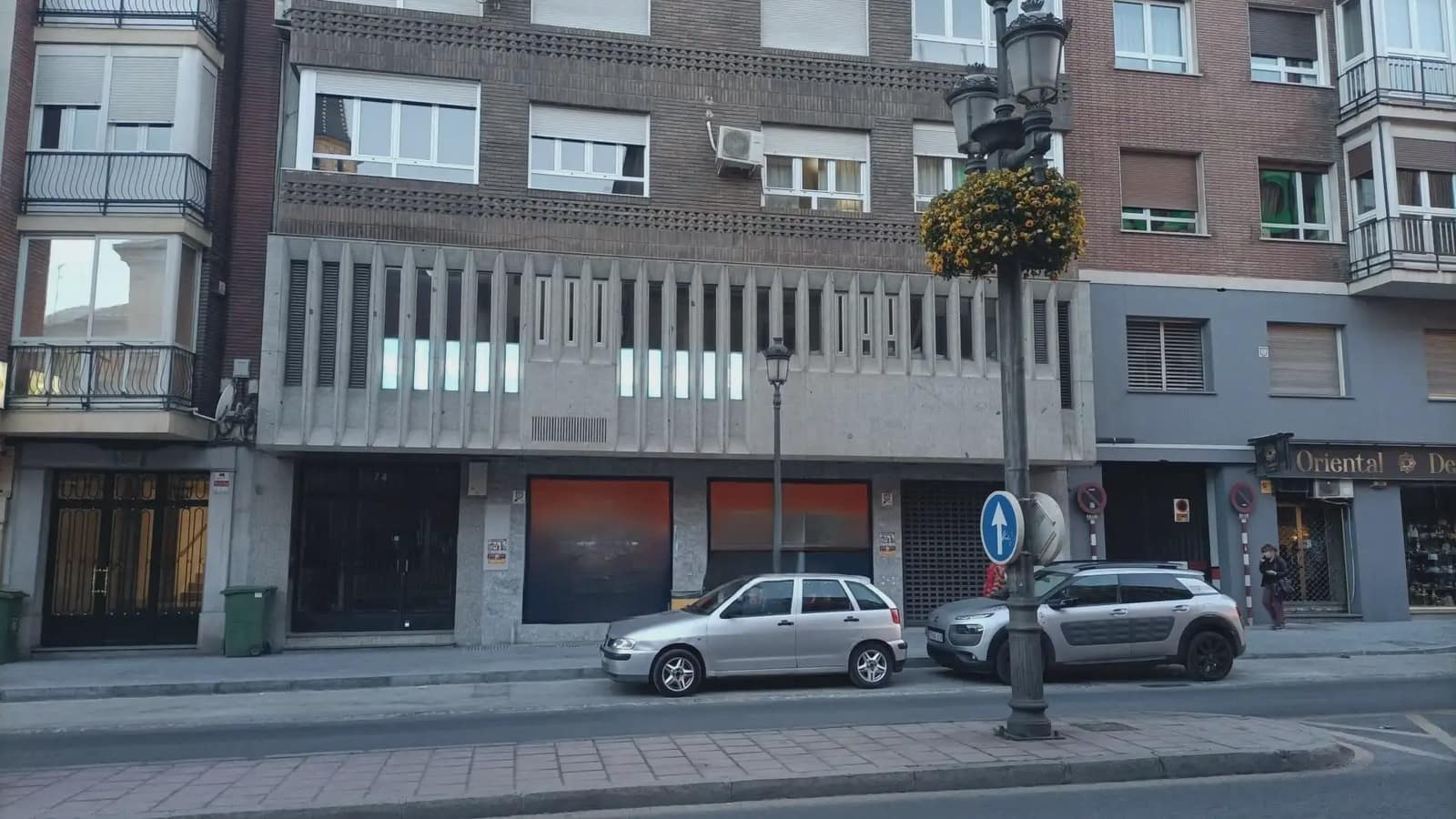 Erhverv til salg i Granada by - € 975.000 (Ref: 9837289)