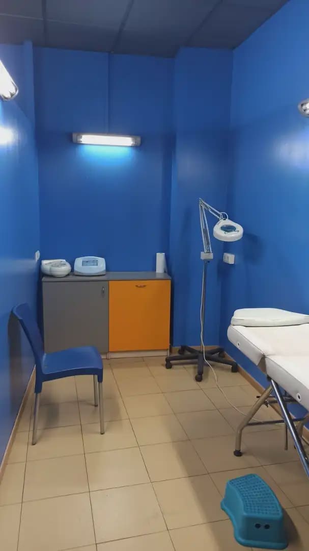 Kommersiell til leie i Granada by - € 1 980 (Ref: 9837291)