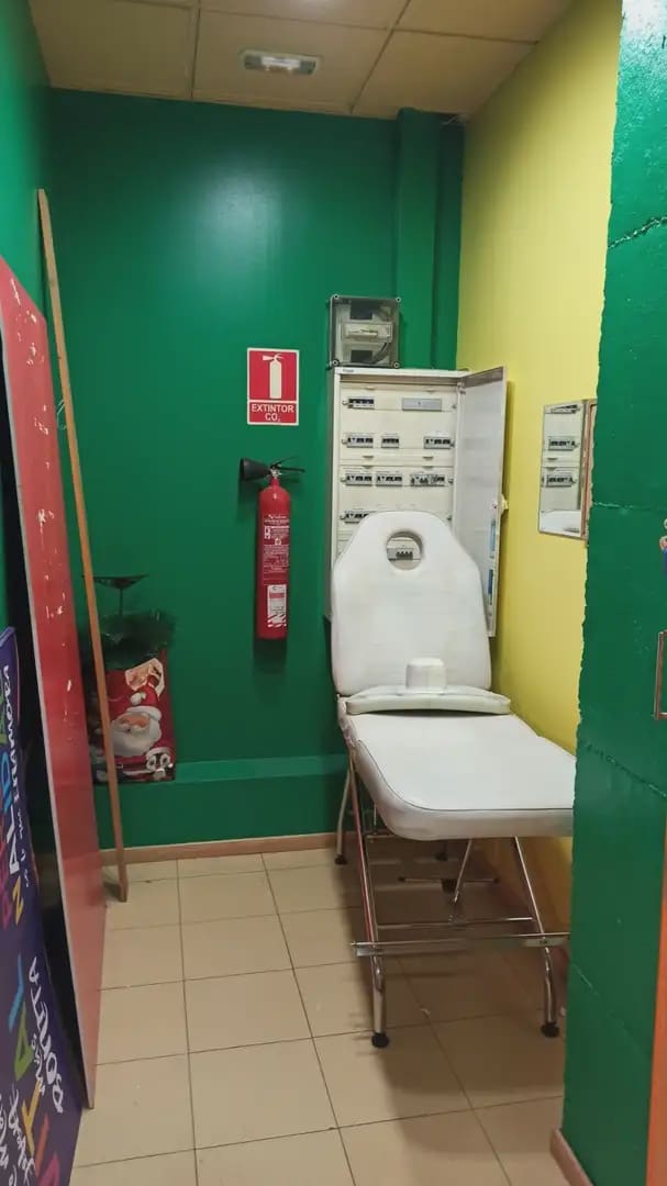 Kommersiell til leie i Granada by - € 1 980 (Ref: 9837291)