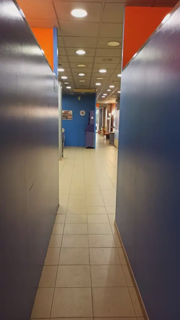 Kommersiell til leie i Granada by - € 1 980 (Ref: 9837291)