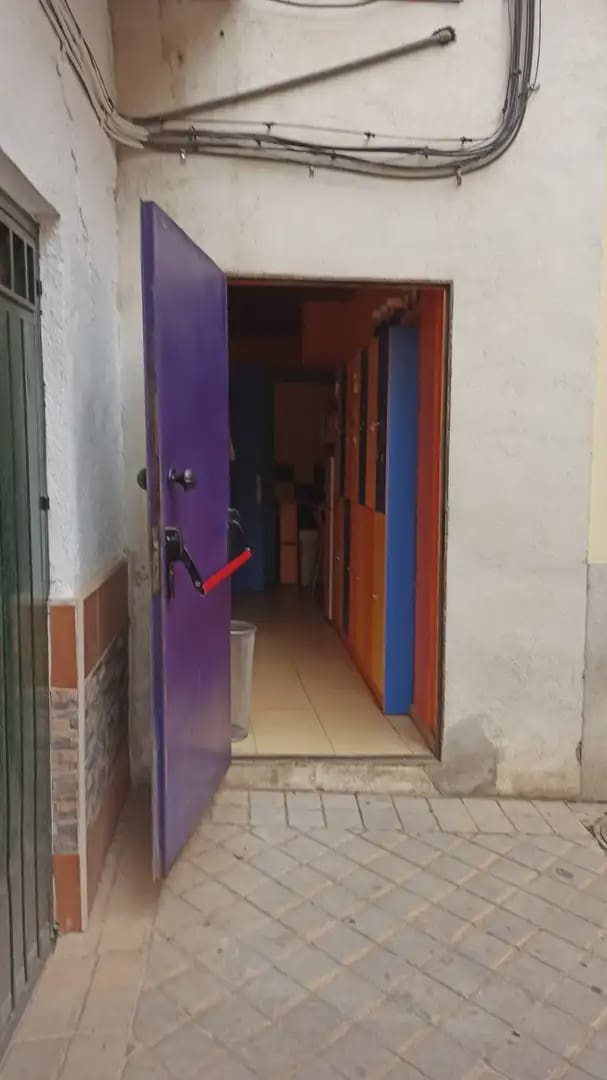 Kommersiell til leie i Granada by - € 1 980 (Ref: 9837291)