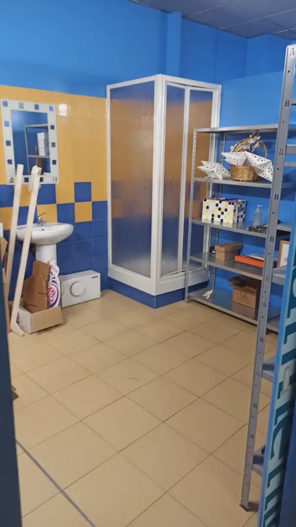 Kommersiell til leie i Granada by - € 1 980 (Ref: 9837291)
