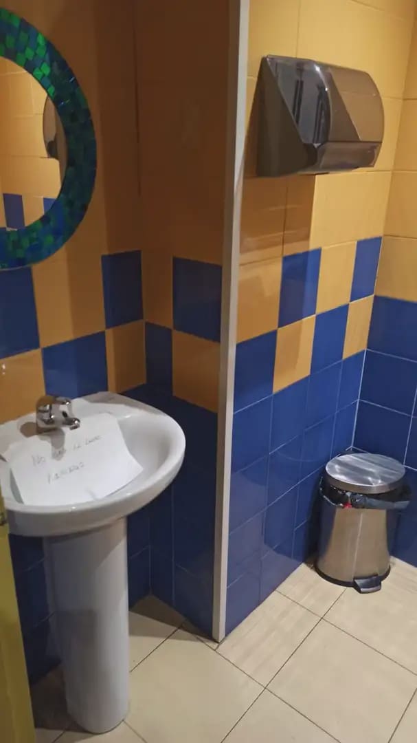 Kommersiell til leie i Granada by - € 1 980 (Ref: 9837291)