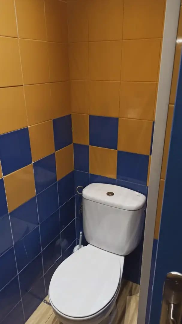 Kommersiell til leie i Granada by - € 1 980 (Ref: 9837291)