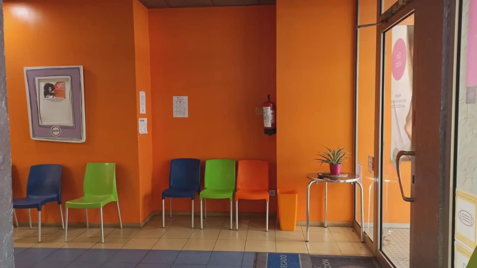 Kommersiell til leie i Granada by - € 1 980 (Ref: 9837291)