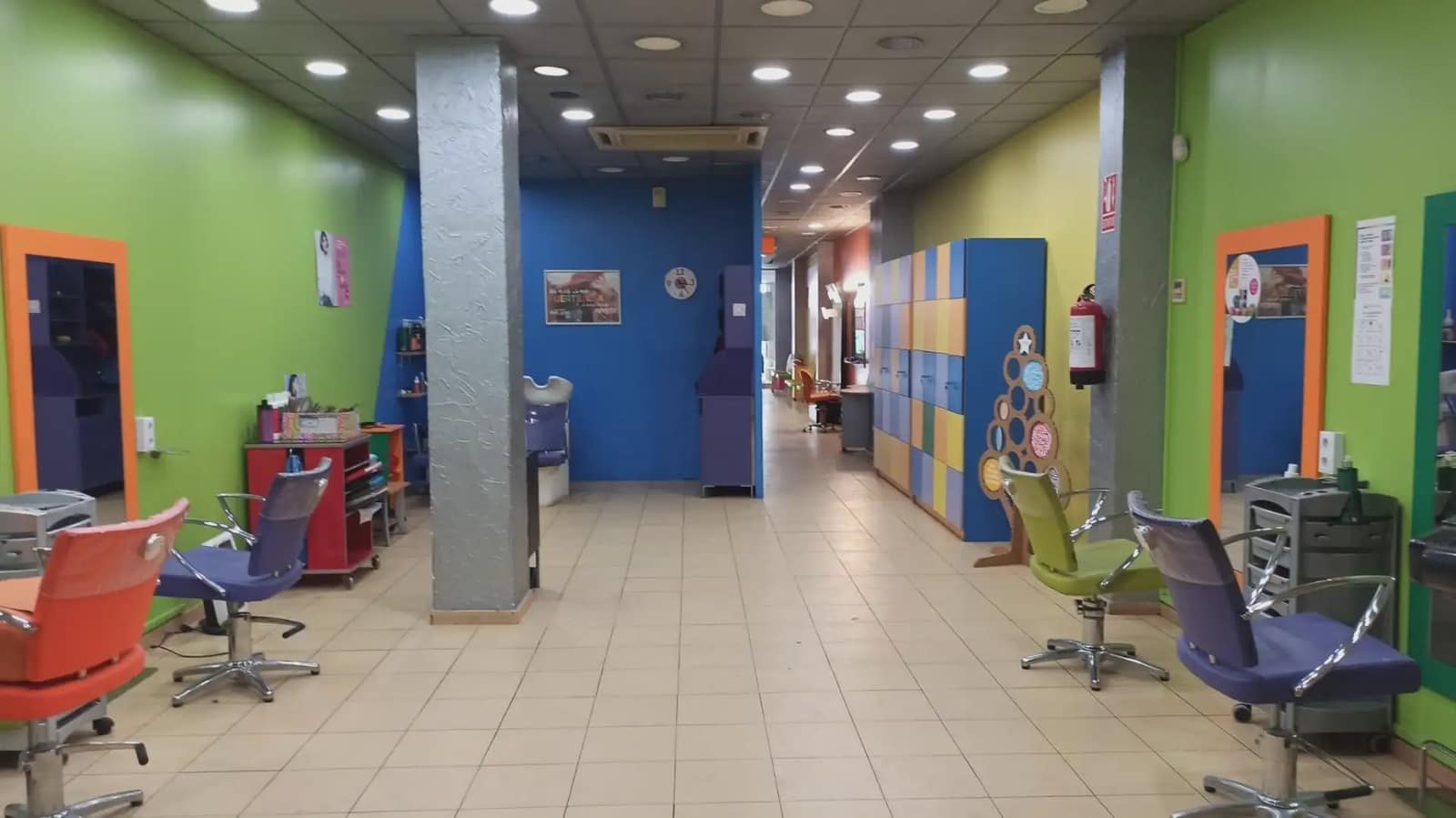 Kommersiell til leie i Granada by - € 1 980 (Ref: 9837291)