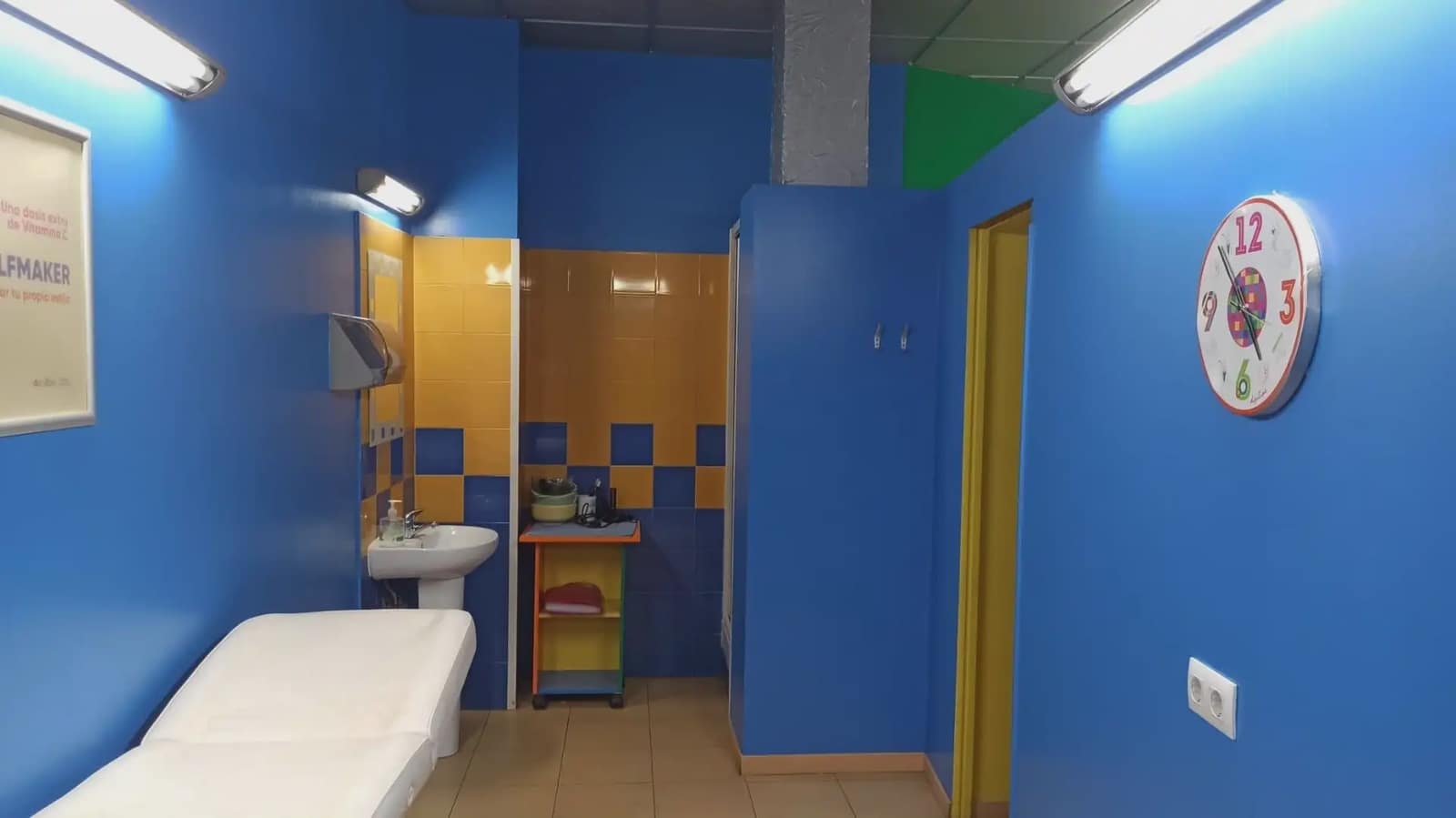 Kommersiell til leie i Granada by - € 1 980 (Ref: 9837291)