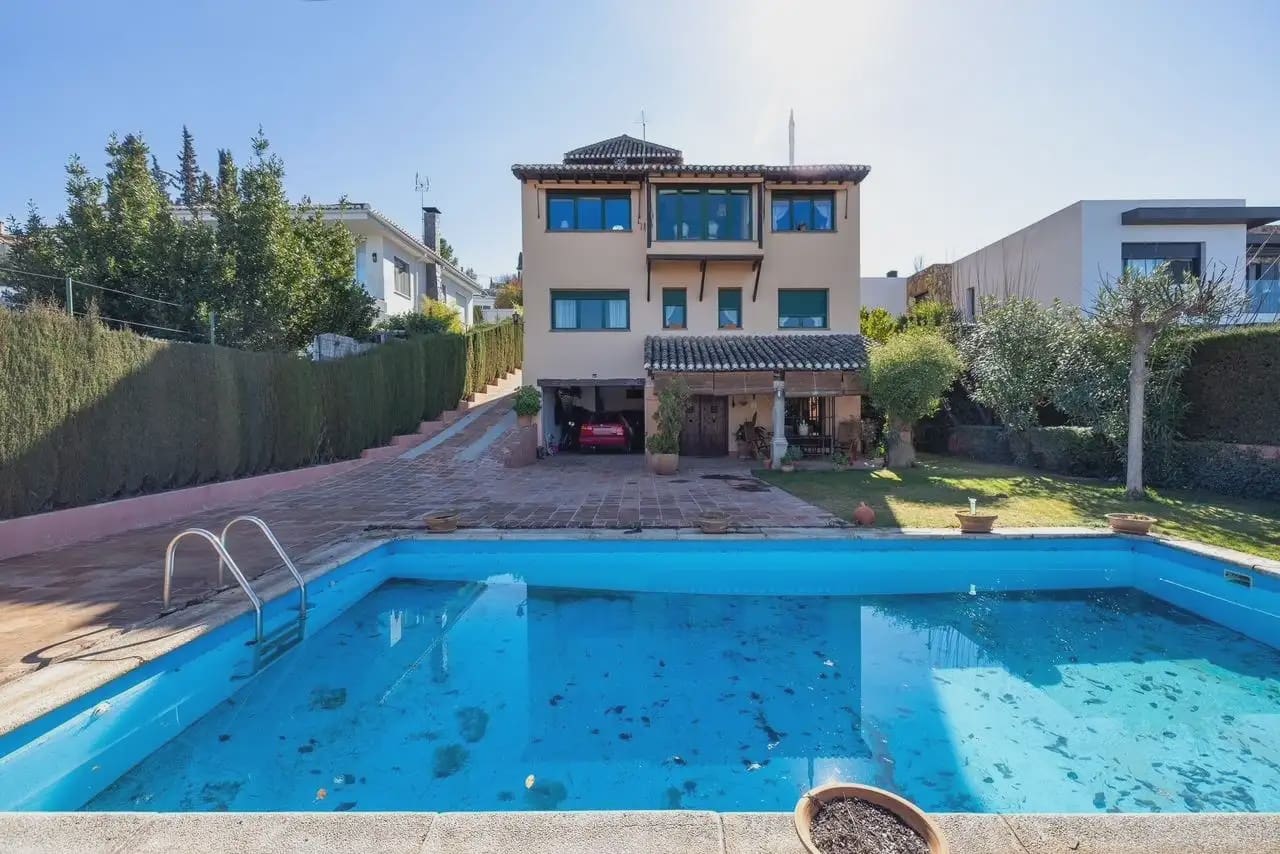 4 Zimmer Villa zu verkaufen in Monachil mit Pool Garage - 695.000 € (Ref: 9837293)