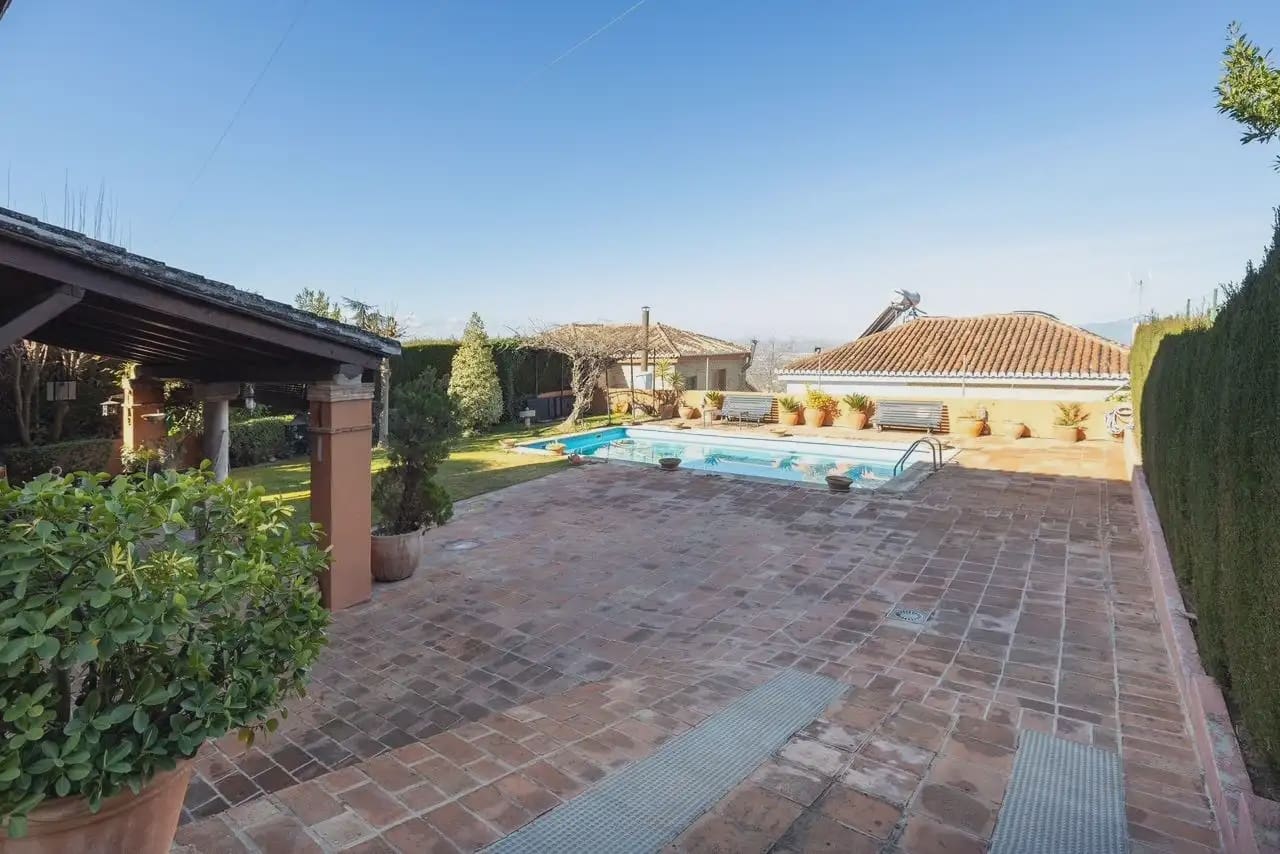 4 Zimmer Villa zu verkaufen in Monachil mit Pool Garage - 695.000 € (Ref: 9837293)