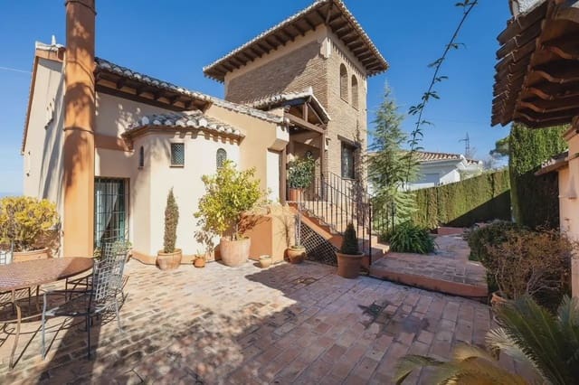 4 Zimmer Villa zu verkaufen in Monachil mit Pool Garage - 695.000 € (Ref: 9837293)