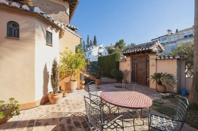 4 Zimmer Villa zu verkaufen in Monachil mit Pool Garage - 695.000 € (Ref: 9837293)