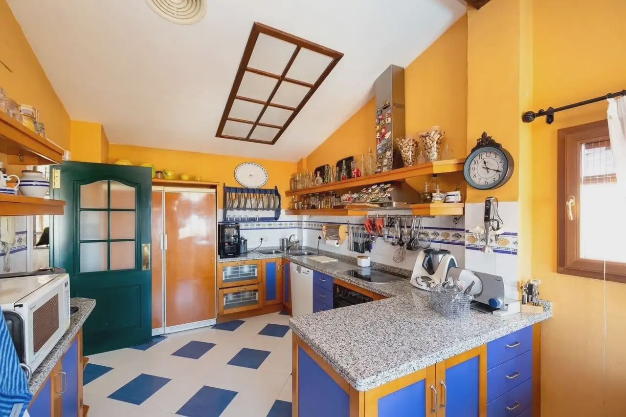 4 Zimmer Villa zu verkaufen in Monachil mit Pool Garage - 695.000 € (Ref: 9837293)