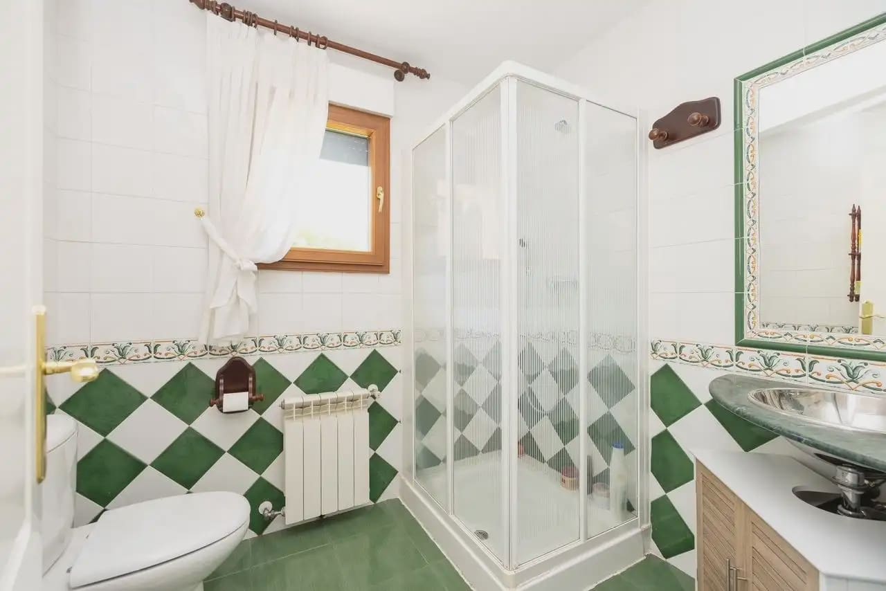 4 Zimmer Villa zu verkaufen in Monachil mit Pool Garage - 695.000 € (Ref: 9837293)