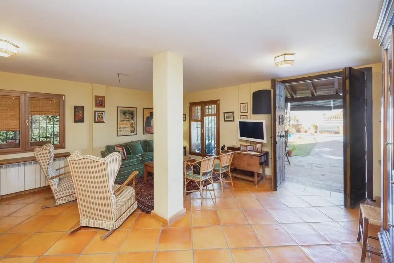 4 Zimmer Villa zu verkaufen in Monachil mit Pool Garage - 695.000 € (Ref: 9837293)