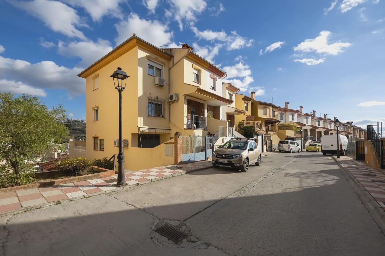 Hus til salgs i Alfacar - € 295 000 (Ref: 9837294)