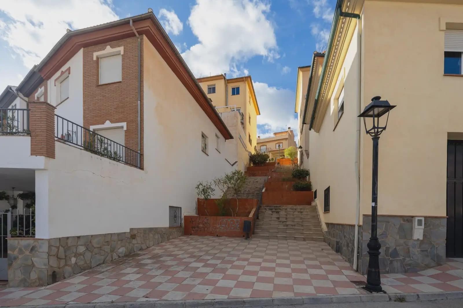 Hus til salgs i Alfacar - € 295 000 (Ref: 9837294)