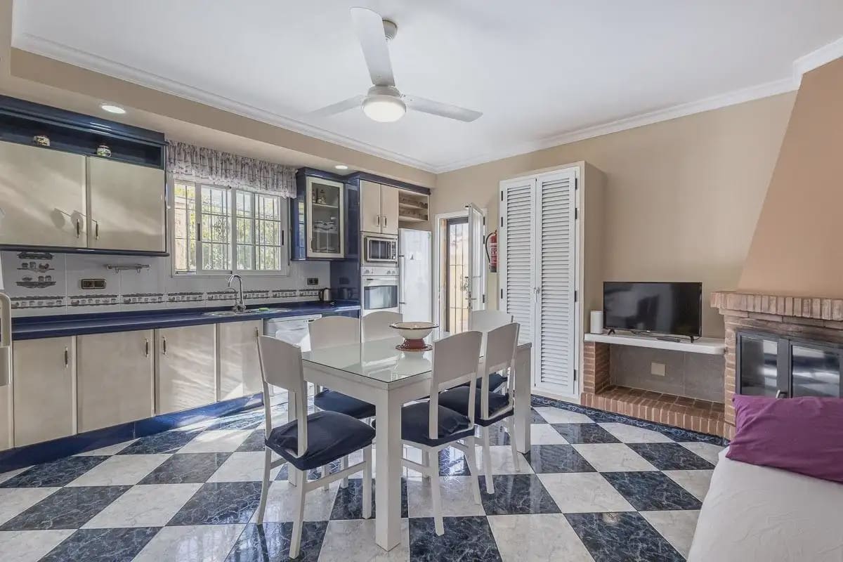 Villa til salg i Itrabo med swimmingpool garage - € 689.000 (Ref: 9837297)