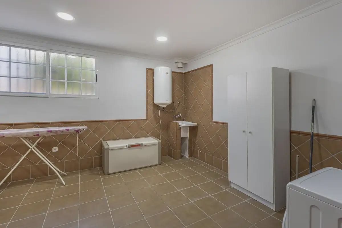 Villa til salg i Itrabo med swimmingpool garage - € 689.000 (Ref: 9837297)