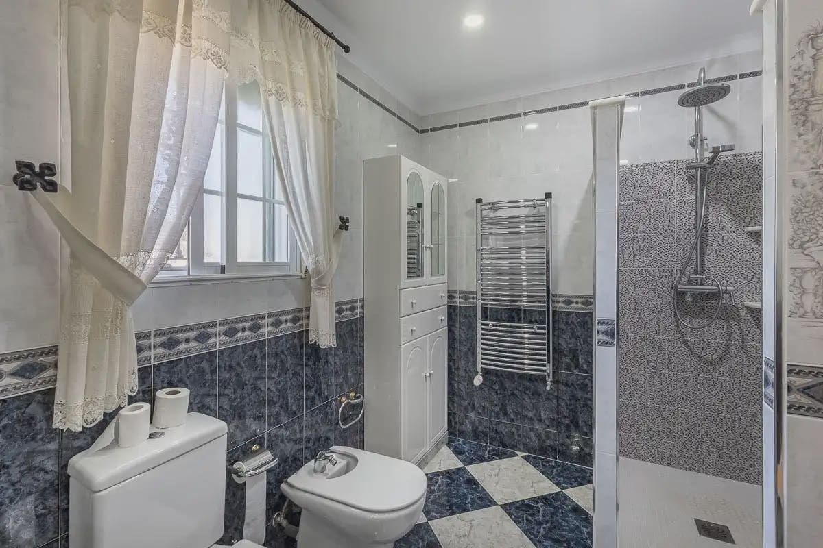 Villa til salg i Itrabo med swimmingpool garage - € 689.000 (Ref: 9837297)