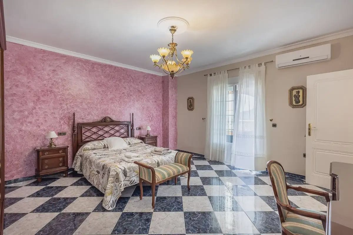 Villa til salg i Itrabo med swimmingpool garage - € 689.000 (Ref: 9837297)