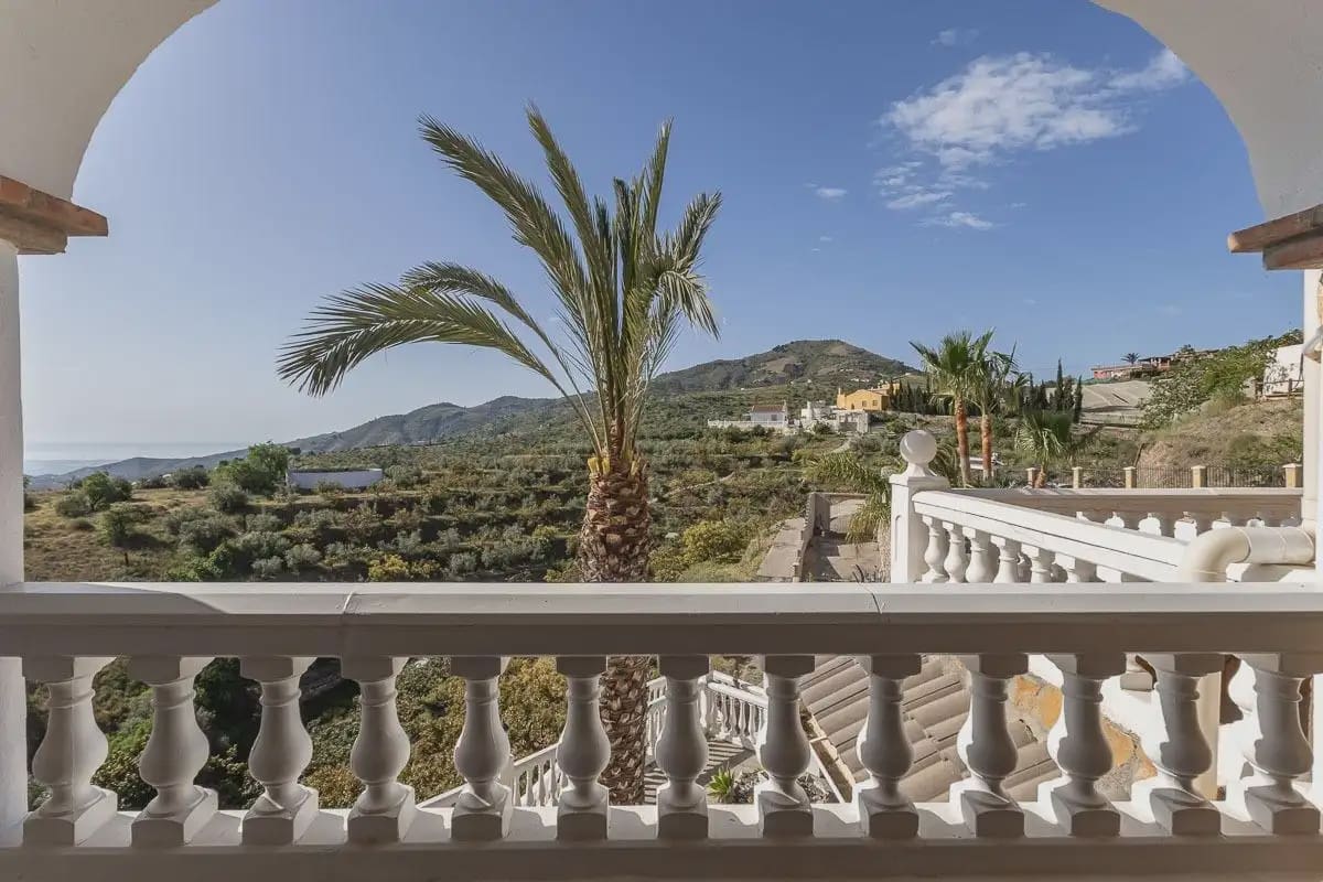 Villa til salg i Itrabo med swimmingpool garage - € 689.000 (Ref: 9837297)