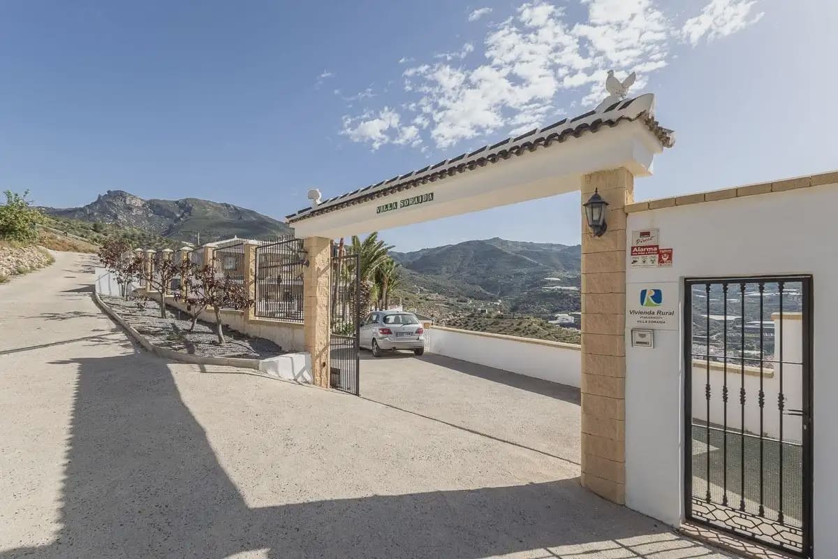 Villa til salg i Itrabo med swimmingpool garage - € 689.000 (Ref: 9837297)