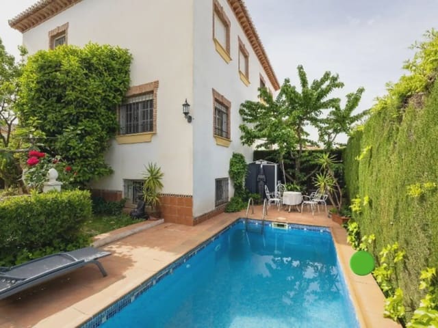 Pareado de 3 habitaciones en La Zubia en venta con piscina garaje - 310.000 € (Ref: 9837298)