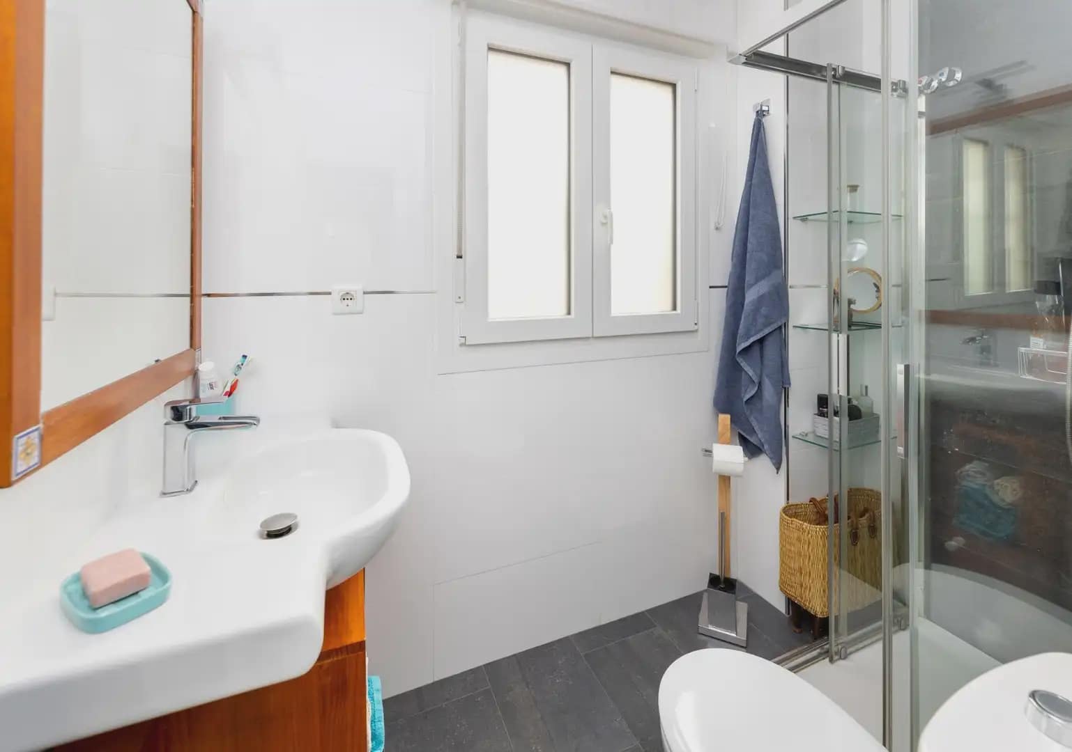 Semi-detached Villa for sale in Jun with garage - € 290,000 (Ref: 9837299)