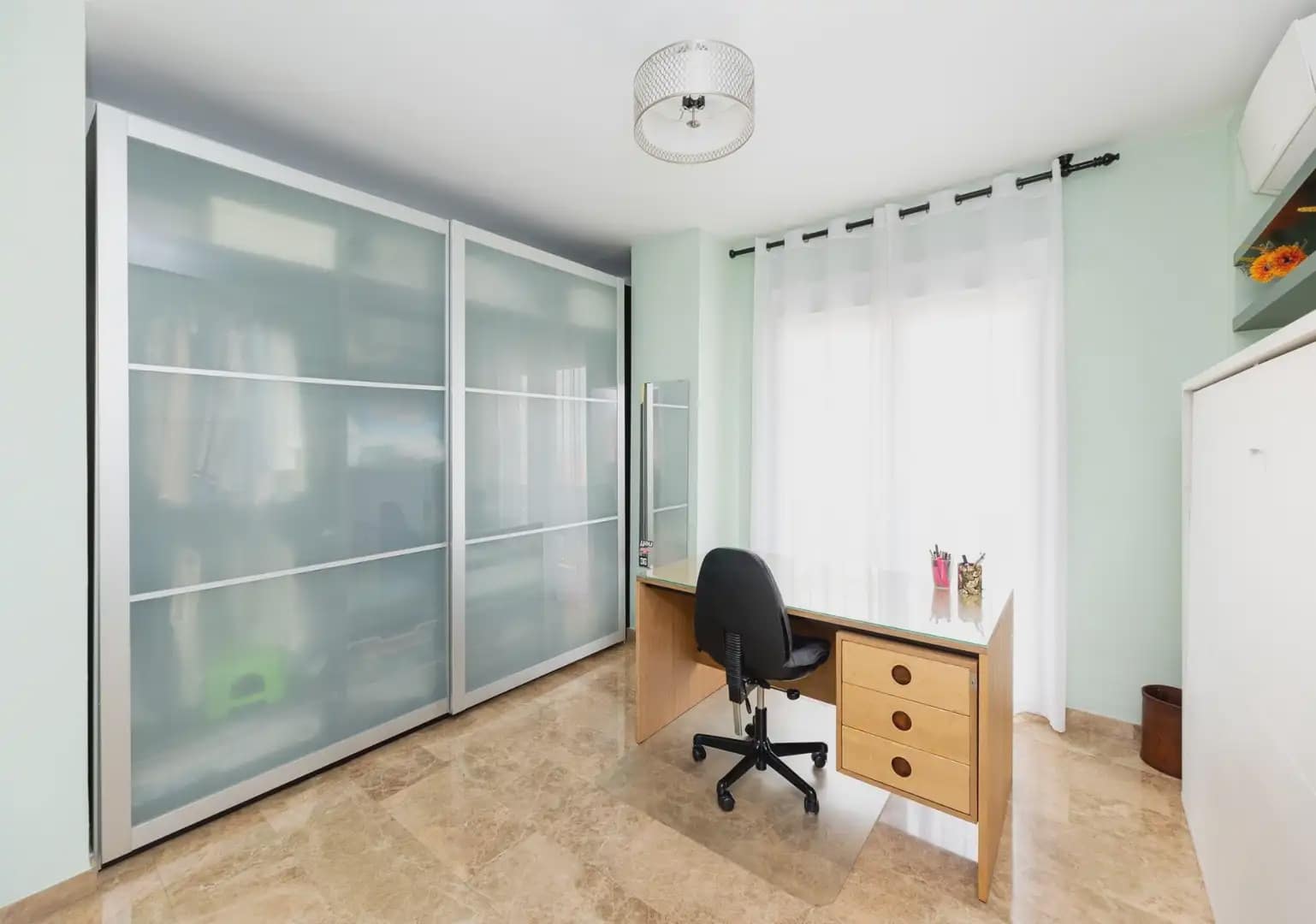 Semi-detached Villa for sale in Jun with garage - € 290,000 (Ref: 9837299)