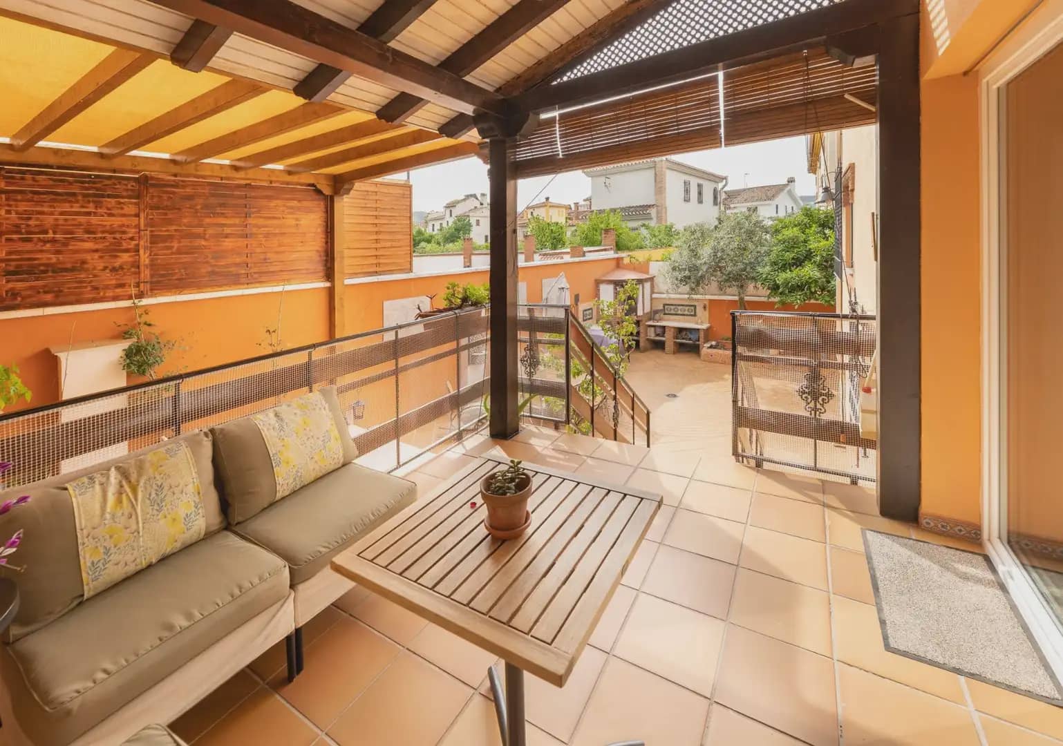 Semi-detached Villa for sale in Jun with garage - € 290,000 (Ref: 9837299)