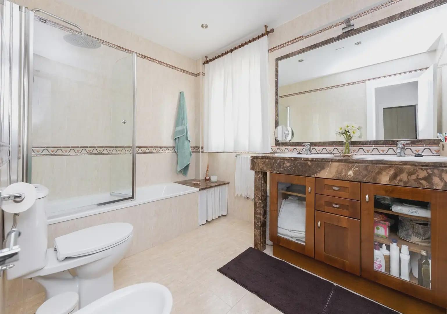 Semi-detached Villa for sale in Jun with garage - € 290,000 (Ref: 9837299)