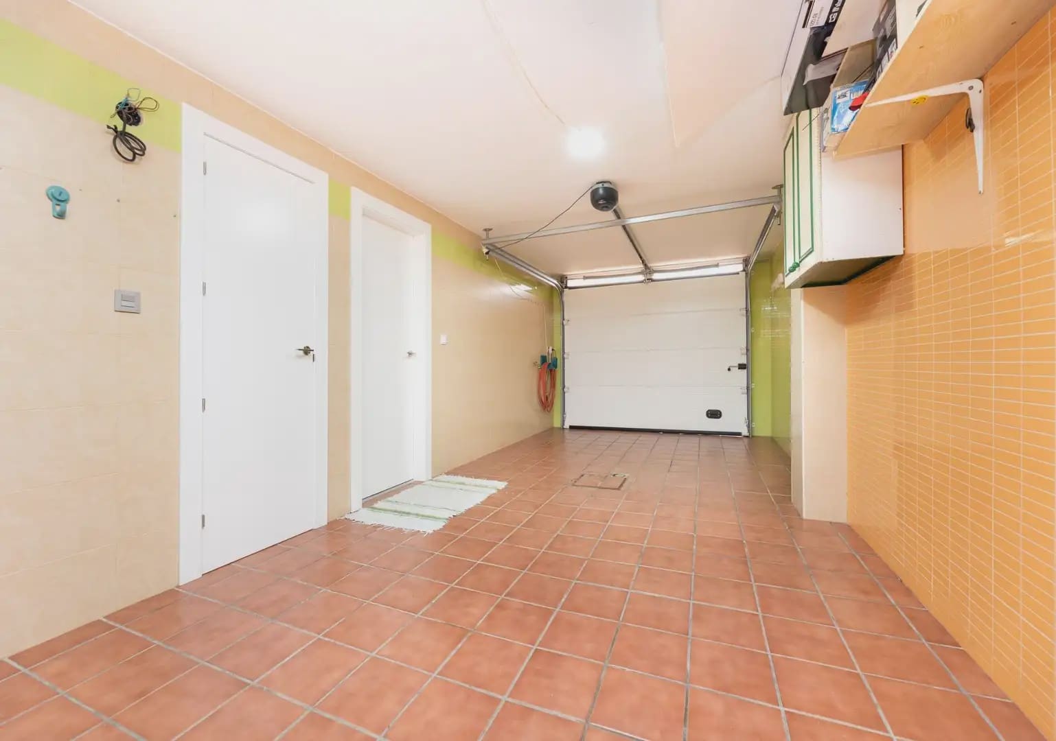 Semi-detached Villa for sale in Jun with garage - € 290,000 (Ref: 9837299)