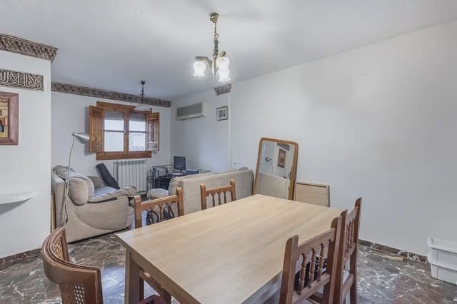 Hus til salgs i Albaicin, Granada by - € 315 000 (Ref: 9837300)