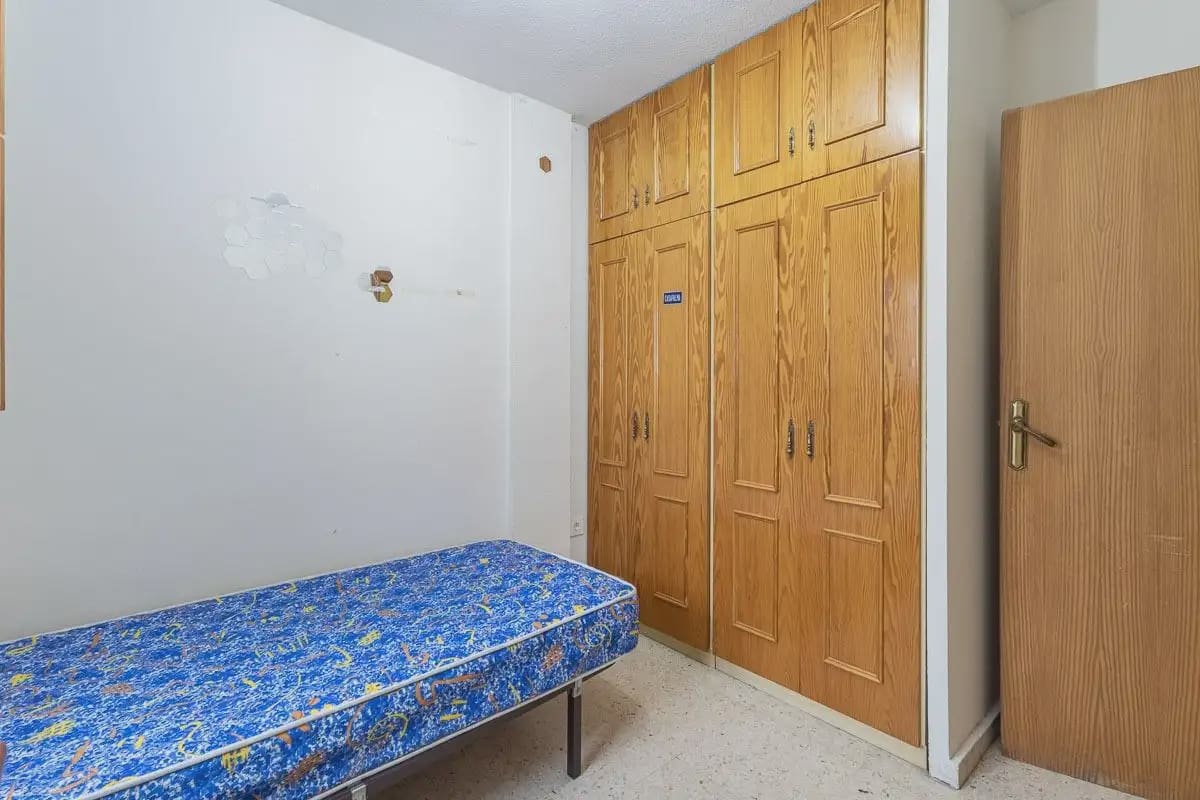 Hus till salu i Granada stad - 315 000 € (Ref: 9837300)