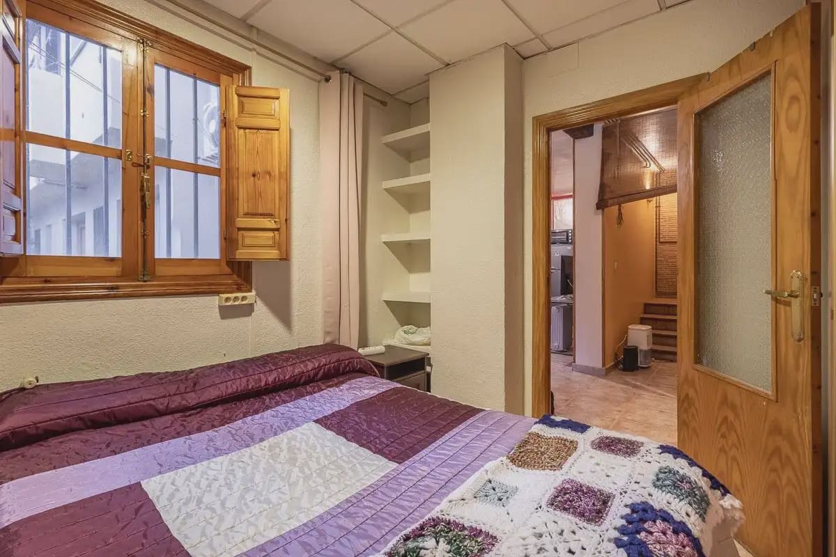 Hus till salu i Granada stad - 315 000 € (Ref: 9837300)