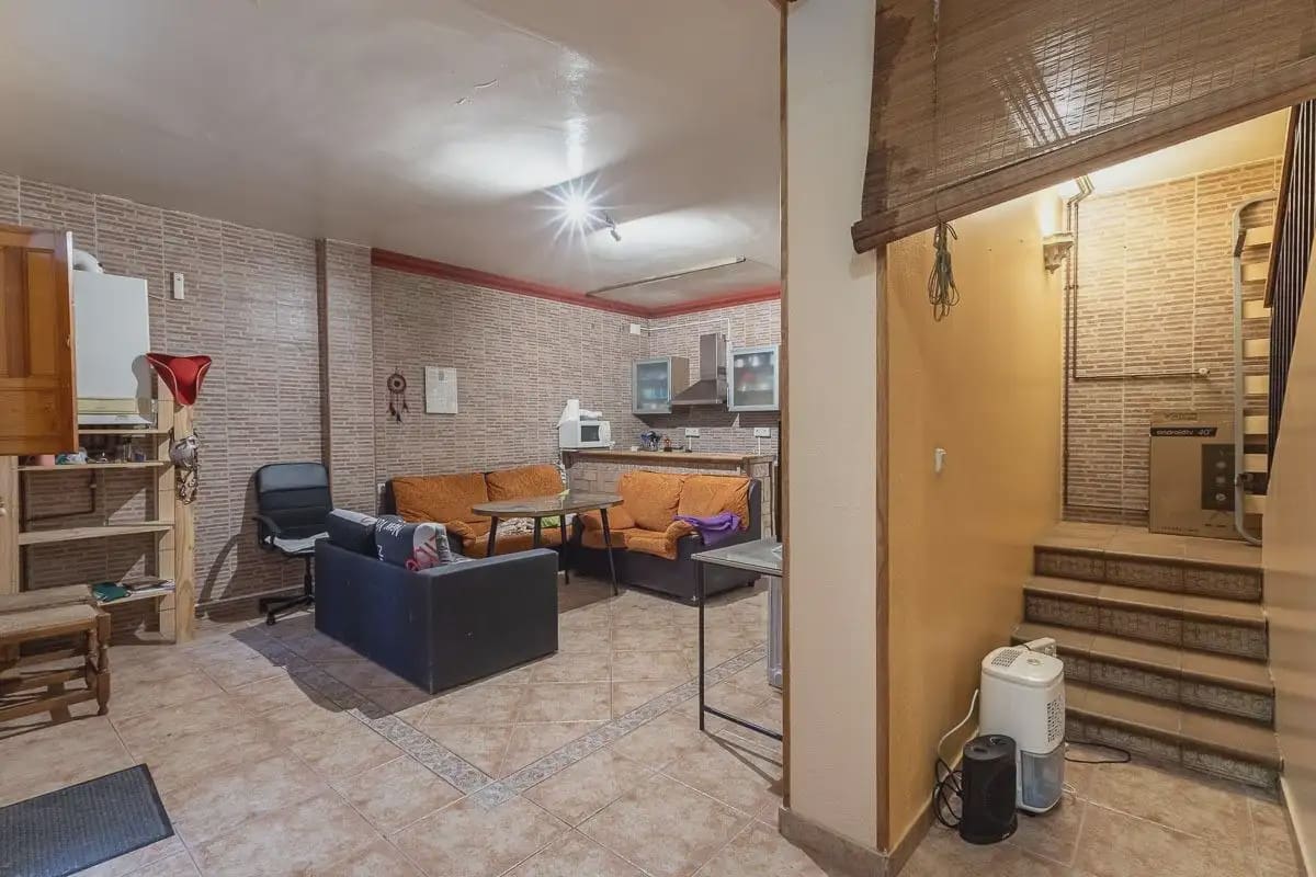 Hus till salu i Granada stad - 315 000 € (Ref: 9837300)