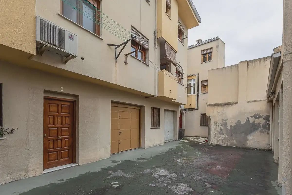 Hus till salu i Granada stad - 315 000 € (Ref: 9837300)