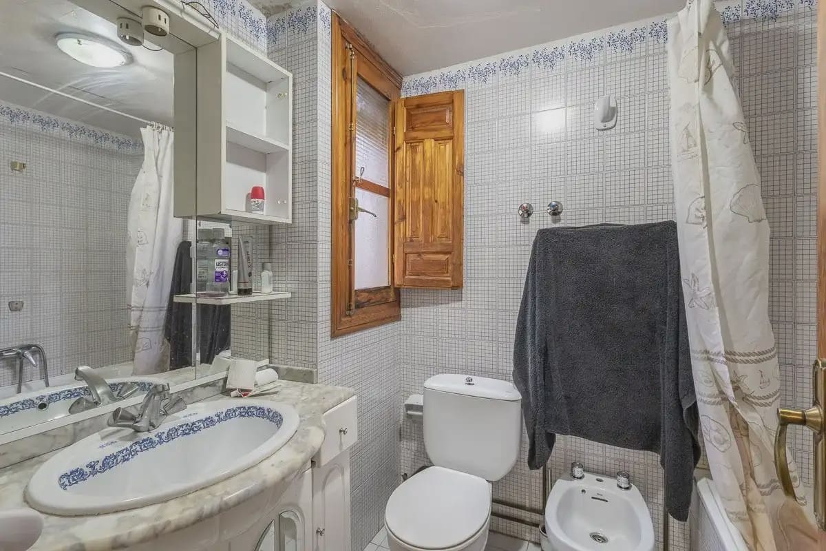 Hus till salu i Granada stad - 315 000 € (Ref: 9837300)