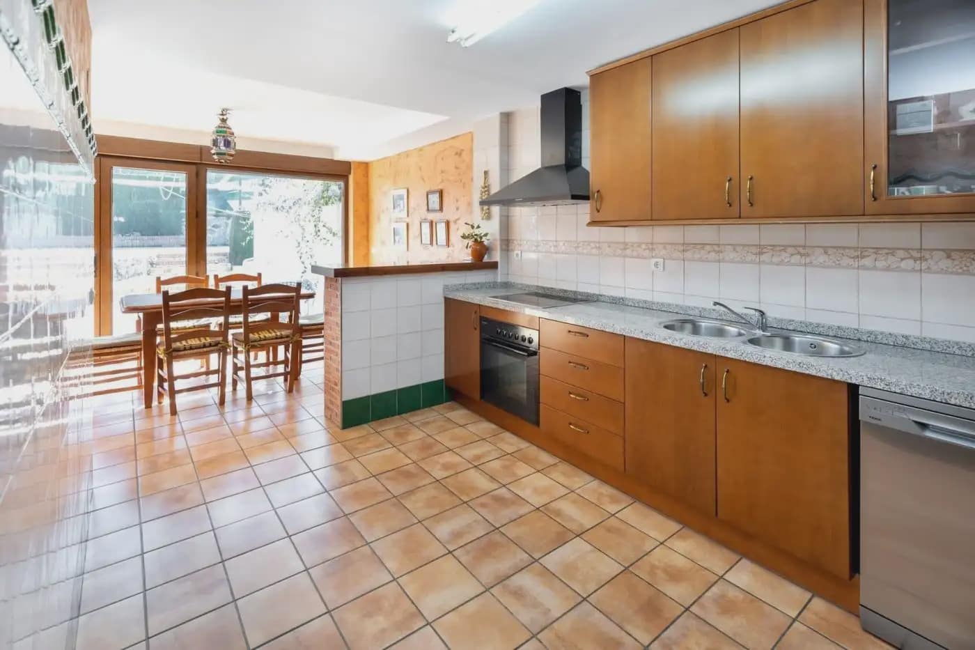 Villa zu verkaufen in Monachil mit Pool Garage - 430.000 € (Ref: 9837301)