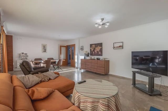 Villa til salgs i Cenes de la Vega med svømmebasseng garasje - € 365 000 (Ref: 9837305)
