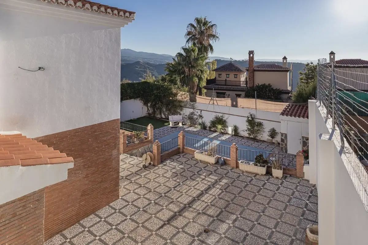 Villa zu verkaufen in Cenes de la Vega mit Pool Garage - 365.000 € (Ref: 9837305)
