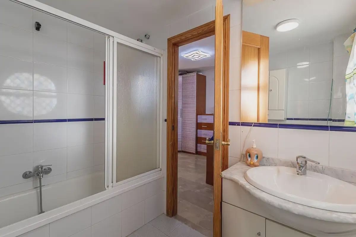 Villa zu verkaufen in Cenes de la Vega mit Pool Garage - 365.000 € (Ref: 9837305)